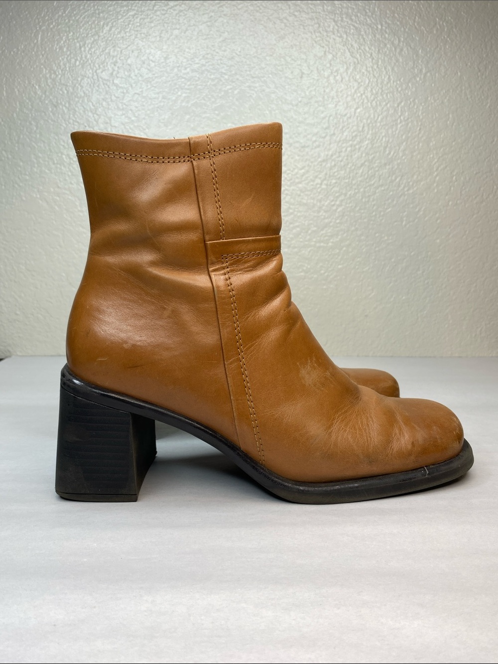 Vintage Y2K Bass Leather Block Heel Square Toe Ankle Boots Tan / Cognac Size 7